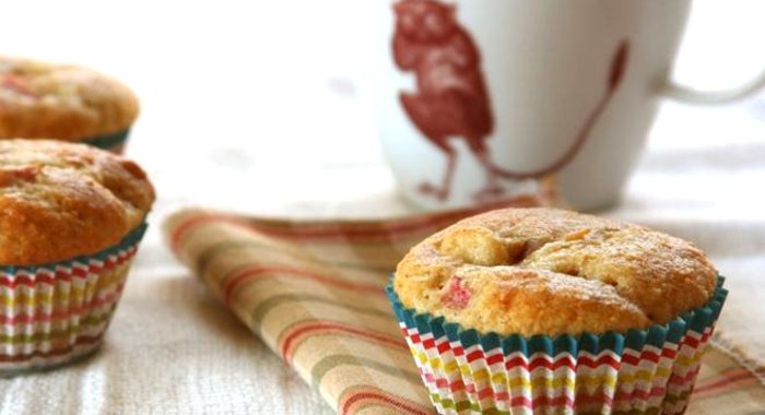 Утренние маффины с ревенем