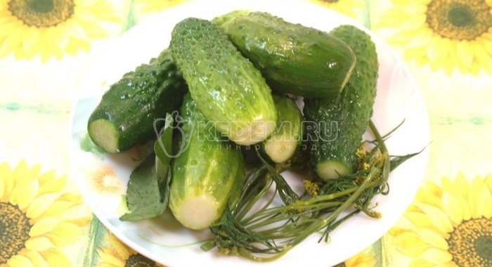 Салат картофельный с грибами и сельдью