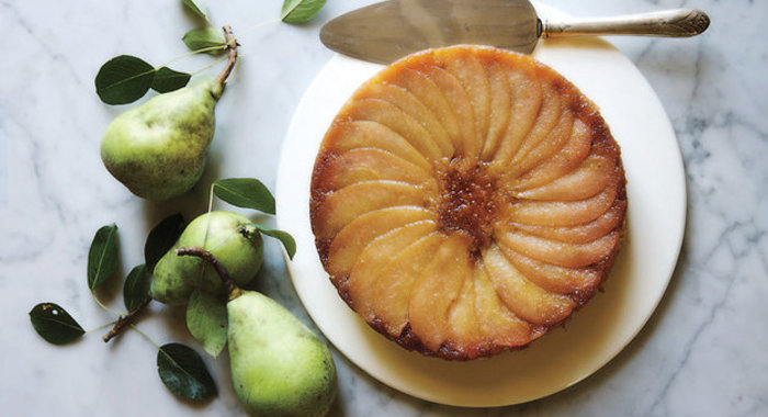 Шарлотка с грушей