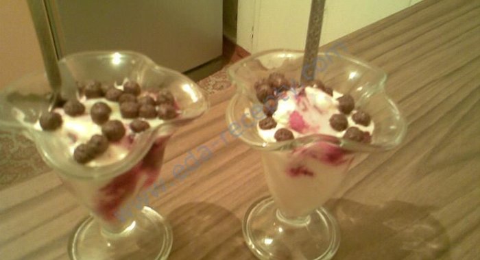 Сандэ мороженое со вкусом абрикоса