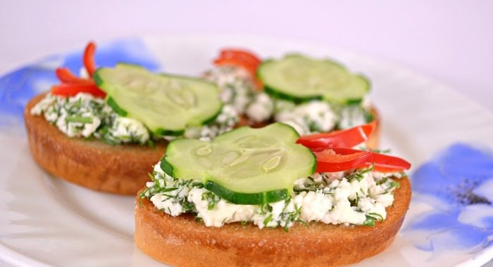 Гренки с брынзой