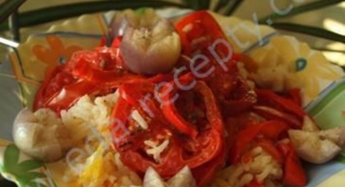 Рис с помидорами под шубой