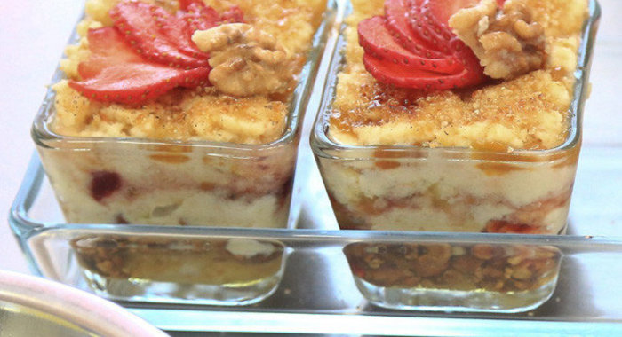 Гурьевская каша с клубникой