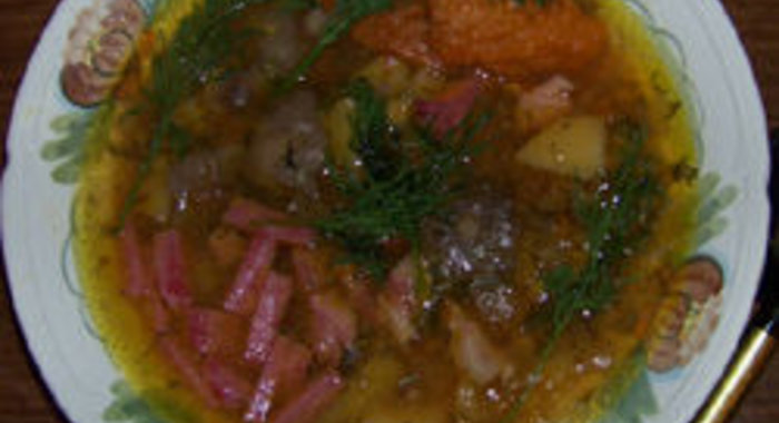 Суп гороховый с копченостями и кабачковой икрой