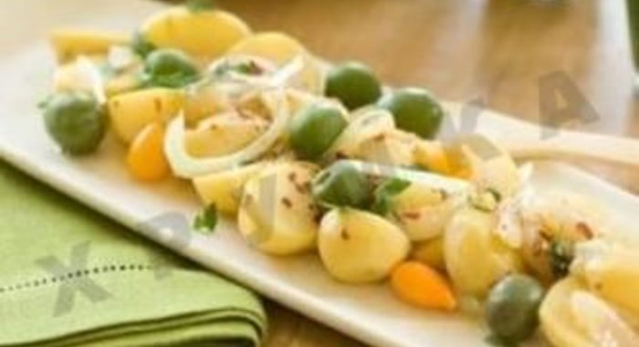 Картофельный салат по-гречески с оливками