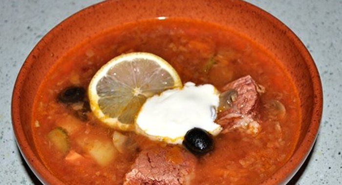 Солянка с грибами в мультиварке