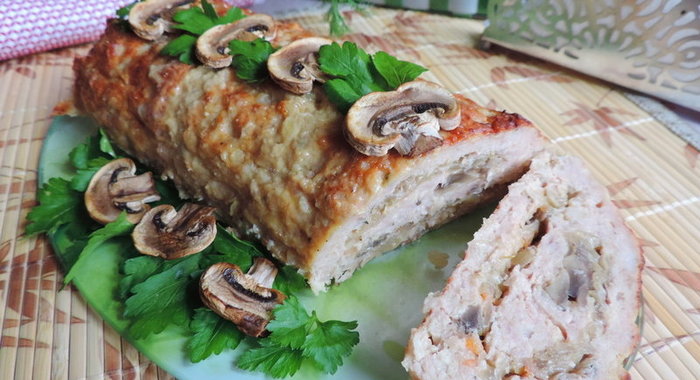 Мясной рулет с квашеной капустой