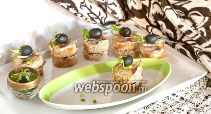 Канапе с балыком из толстолобика