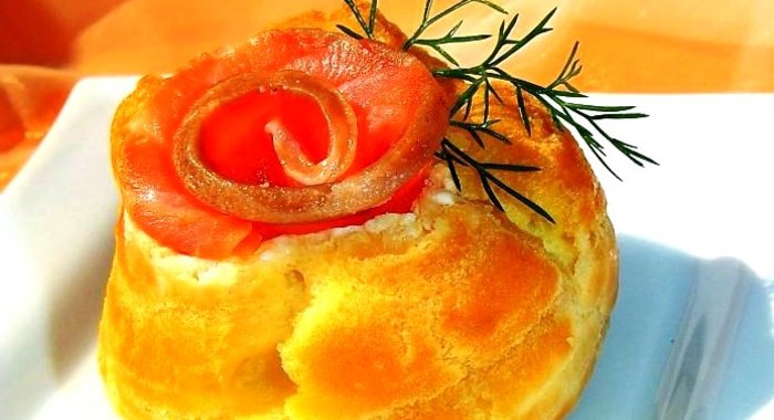 Профитроли с красной рыбой