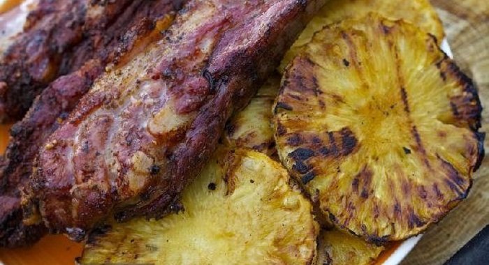 Свиные ребра с ананасом