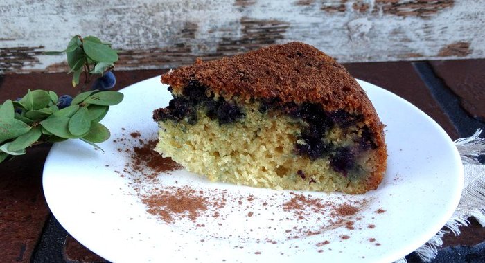 Манник с голубикой в мультиварке