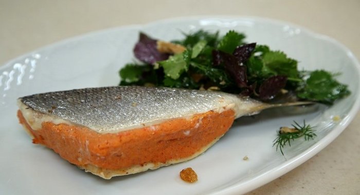 Дорада с муссом из печёных перцев