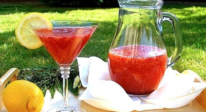 Домашний земляничный лимонад