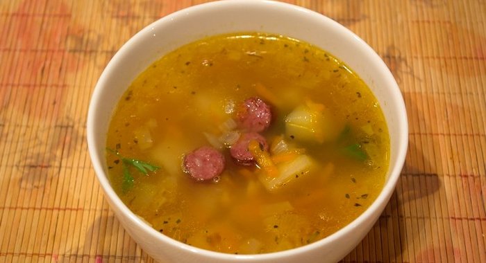 Гороховый суп с охотничими колбасками