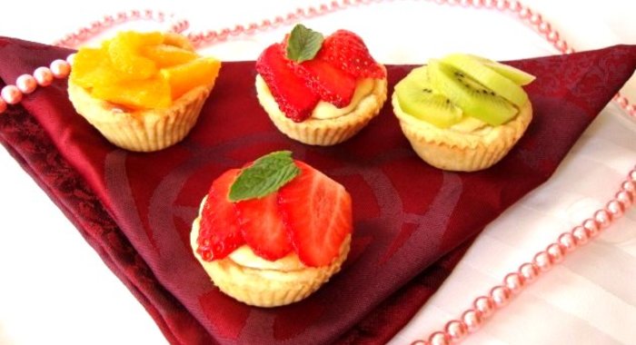 Песочные корзиночки с творожным кремом