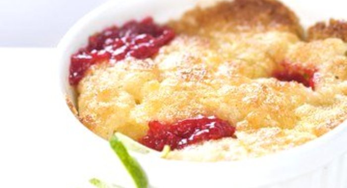 Печеный заварной крем с малиной