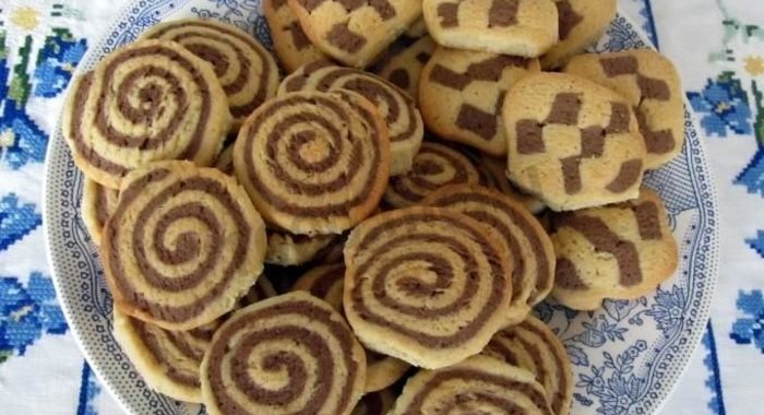 Песочное печенье шоколадно-ванильное