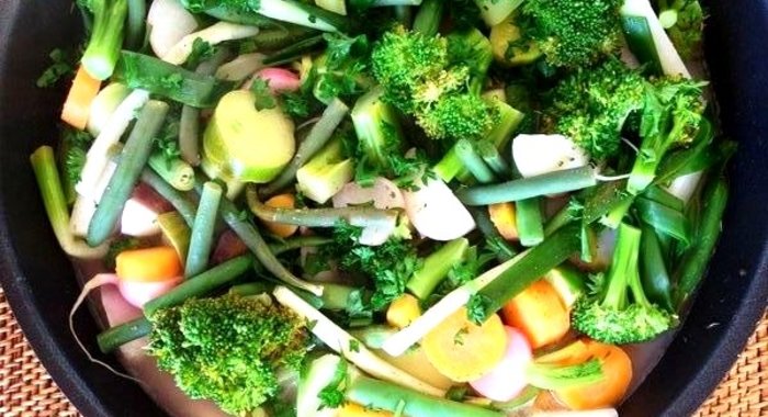 Тушеные овощи с лимоном, зеленью и сливочным маслом