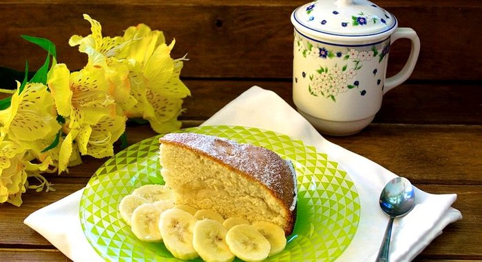 Шарлотка с бананами