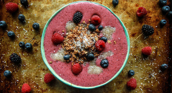 Каша из тапиоки с ягодным пюре