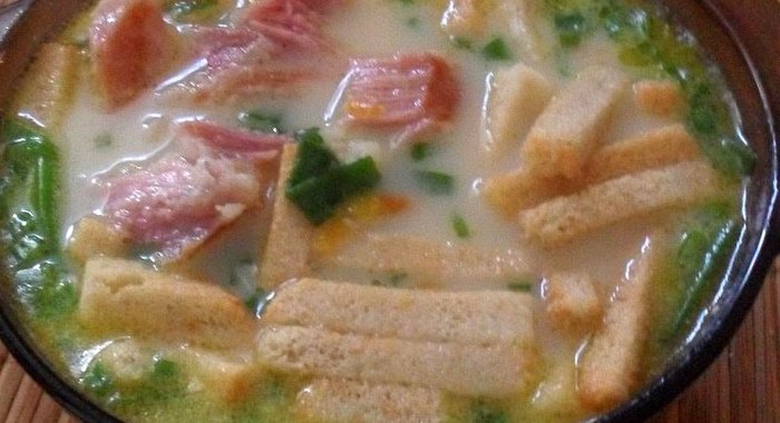 Сырный суп с копченостями