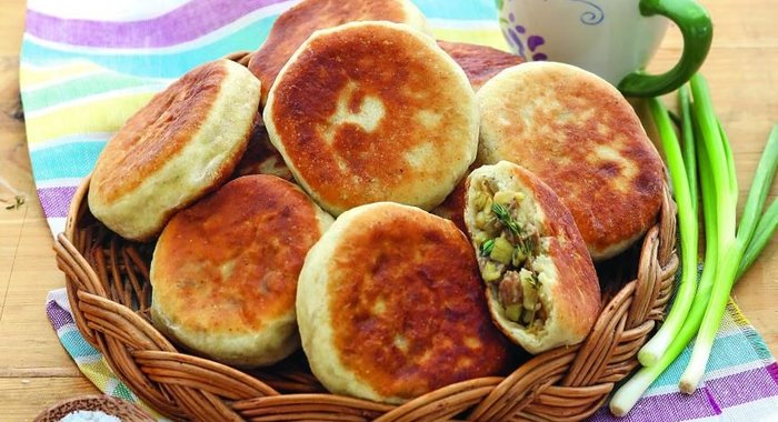 Жареные пирожки с баклажанами и мясом