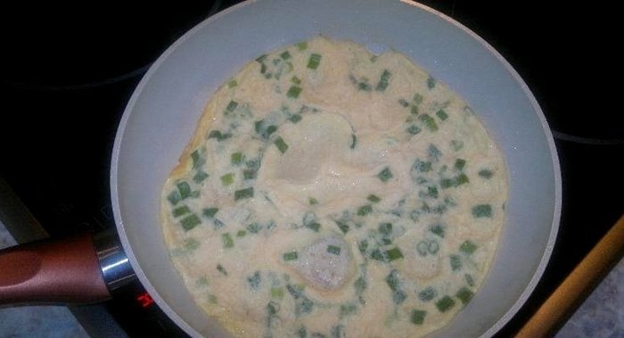 Омлет с зеленым луком