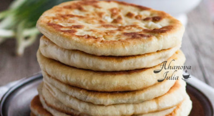 Лепёшки с брынзой и не только