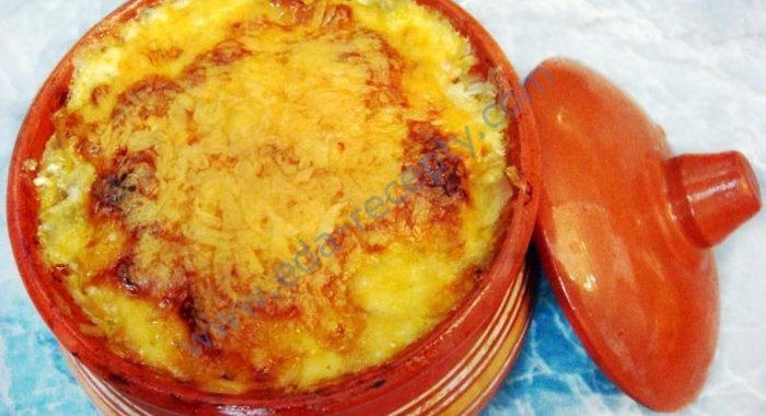 Пельмени с сыром в горшочке в духовке