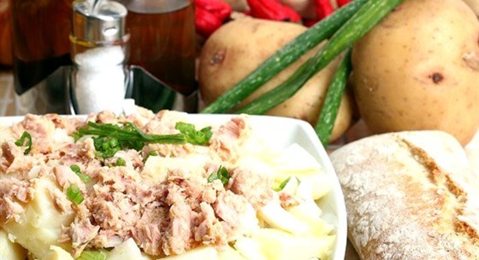 Картофельный салат с тунцом