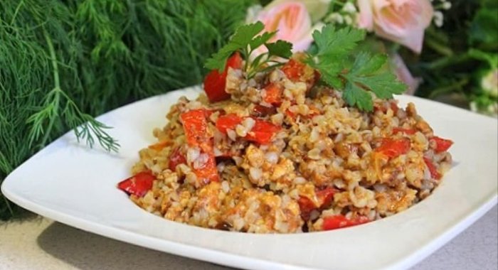 Гречневая каша с болгарским перцем и фаршем