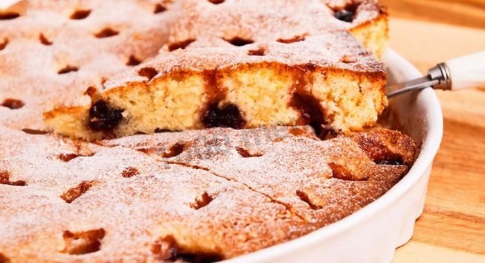 Манник с вишней на кефире