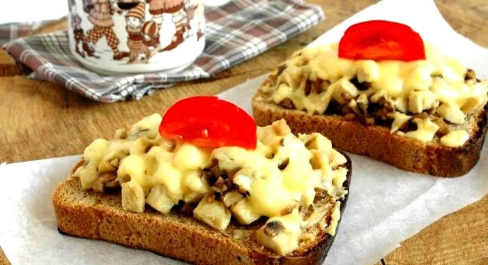 Гренки с шампиньонами