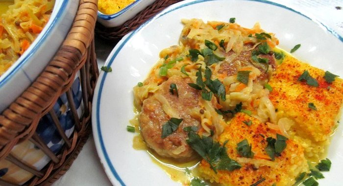 Полента с куриными фрикадельками