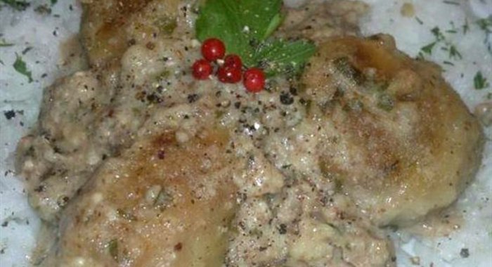 Рыбные фрикадельки с ореховым соусом