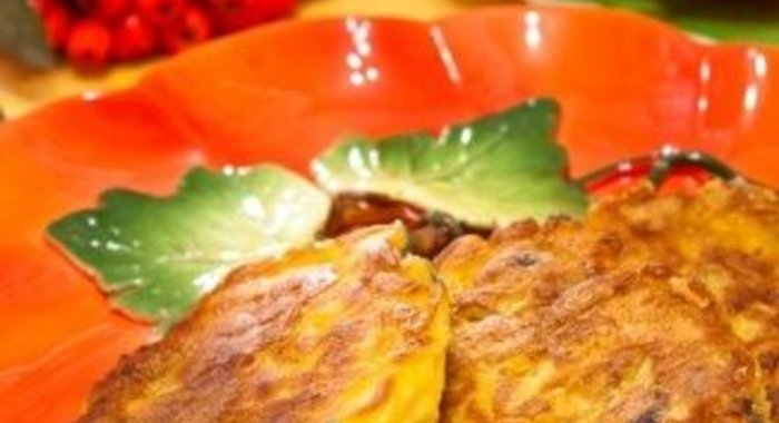 Оладьи с тыквой и вяленой ягодой