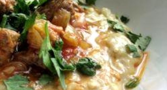 Пюре из баклажанов с гуляшом из мяса