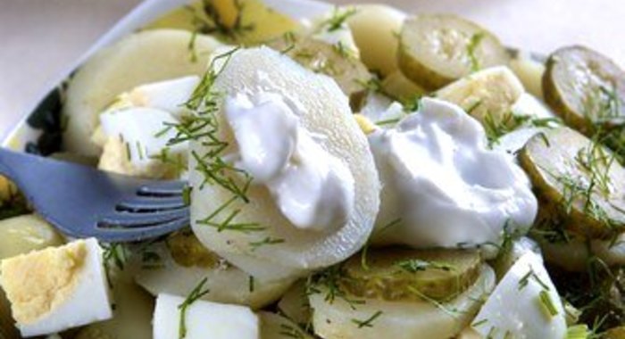 Картофельный салат с яйцом