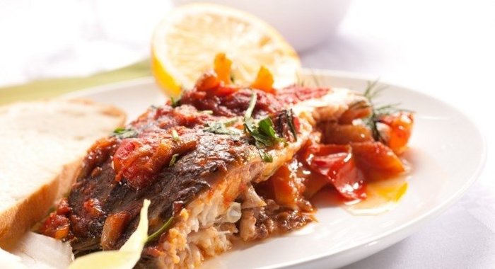 Карп с белым столовым вином