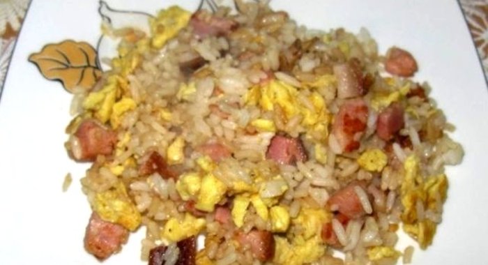 Яичница с рисом