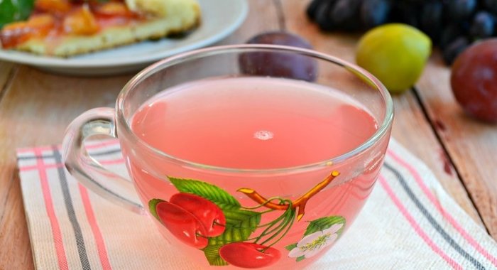 Компот из слив и винограда