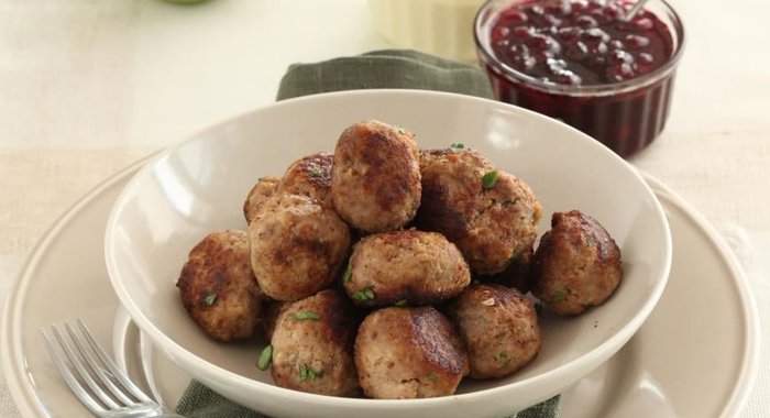 Фрикадельки со сливочным соусом