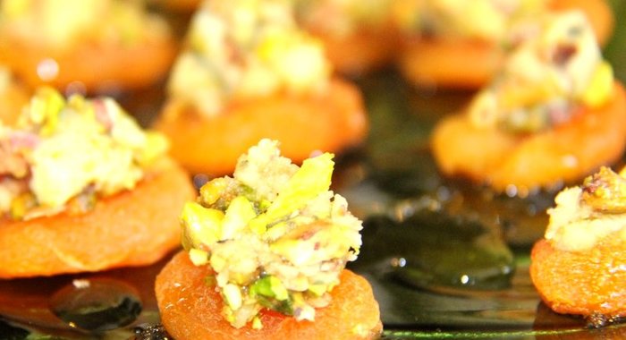 Канапе с курагой