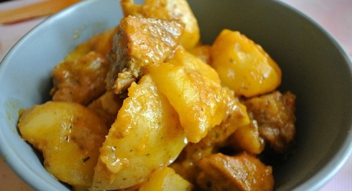 Жаркое со свининой и картошкой