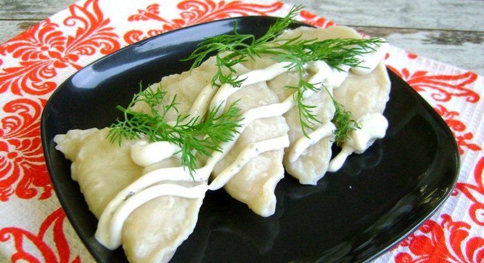 Вареники с картошкой салом и луком