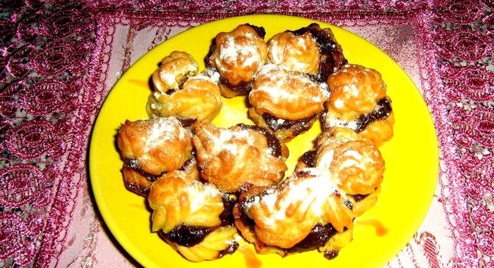 Эклеры со сгущенкой