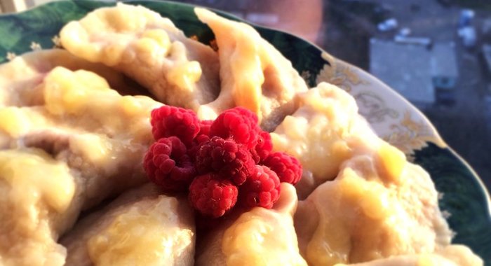 Вареники с малиновой начинкой