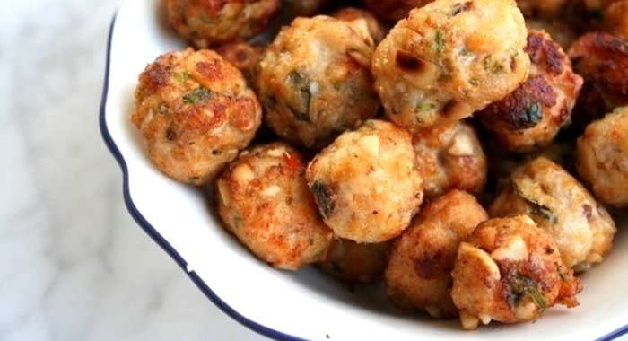 Диетические куриные котлеты с отрубями