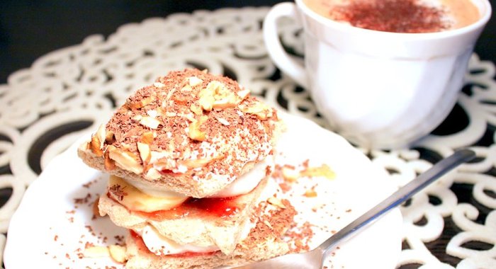 Творожный десерт с хлебцами