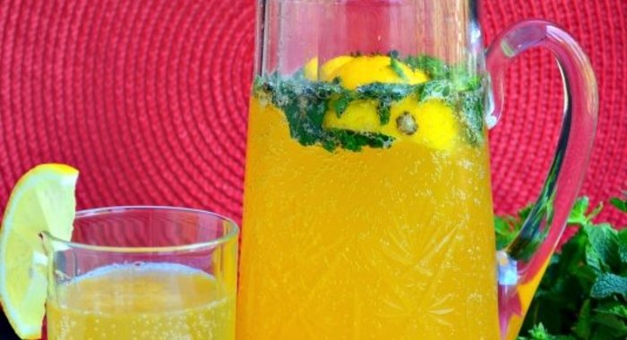 Абрикосовый лимонад с мятой